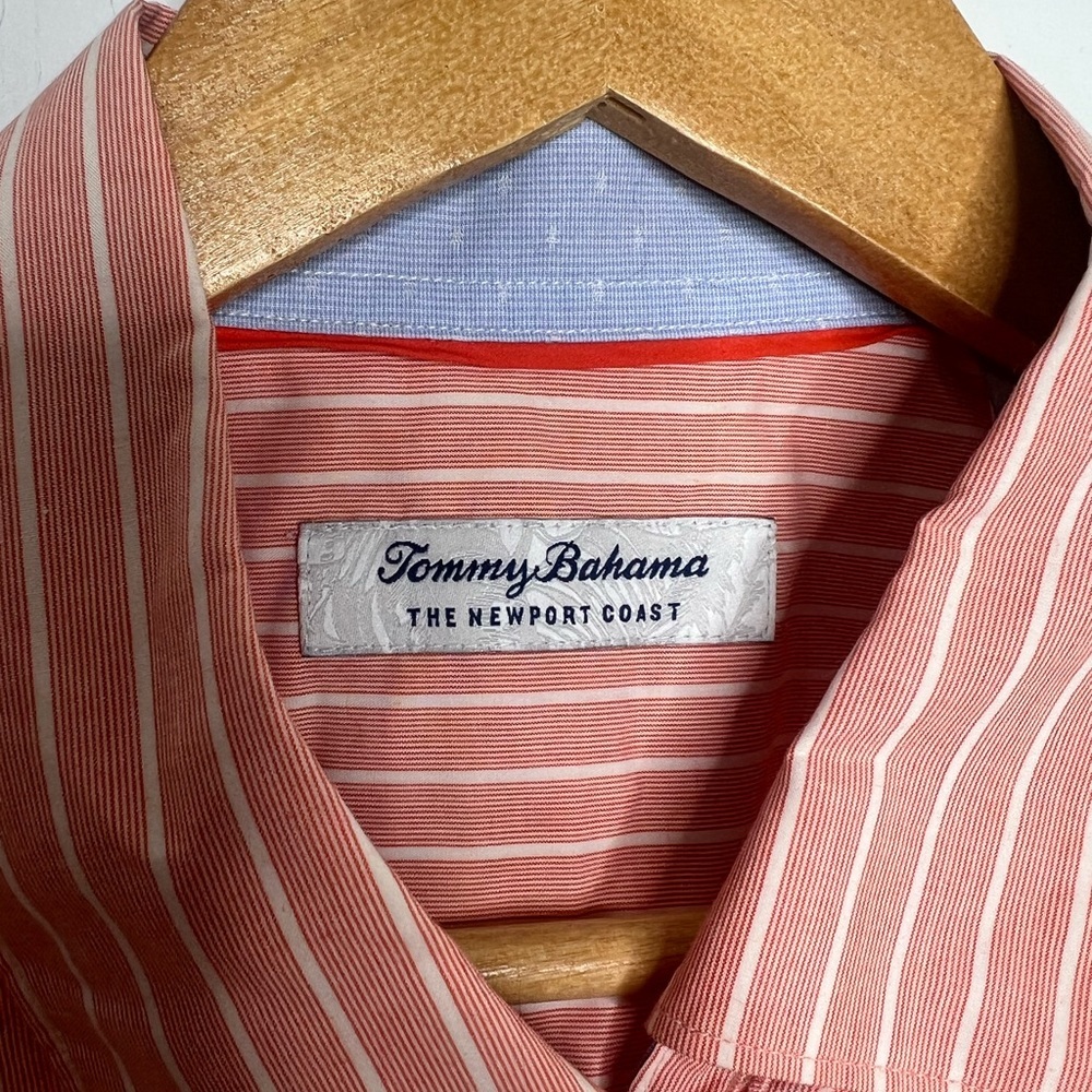 Tommy Bahama Button Down Men’s Size Medium - Picture 2 of 6
